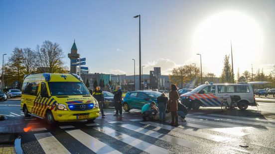 Bijna elke week ongeluk met fietsers en voetgangers op rotonde in Maassluis door hardrijden, slechte verlichting en verdwenen af Bijna elke week ongeluk met fietsers en voetgangers op rotonde in Maassluis door hardrijden, slechte verlichting en verdwenen af