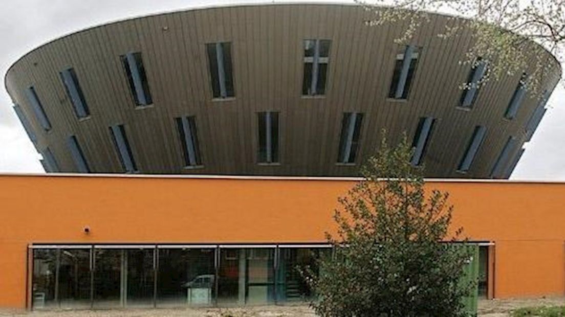 Stedelijk Lyceum wil controle afkopen