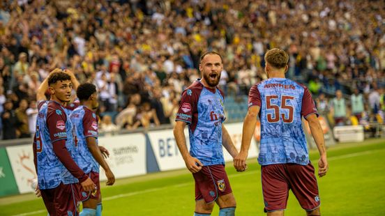 LIVE | Vitesse speelt Airbornewedstrijd • De Graafschap zonder Meerstadt