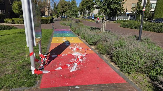 Regenboogpad Nijkerk voor derde keer vernield, gemeente houdt vast aan boodschap