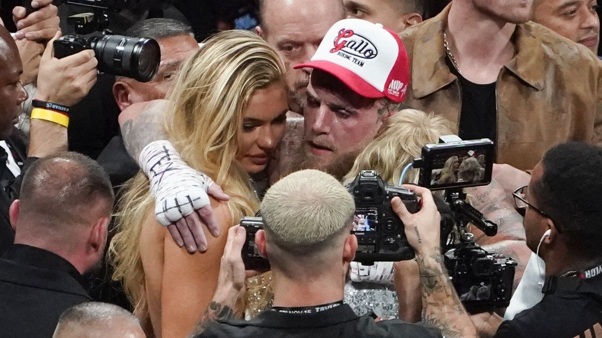 Jutta Leerdam trots na winst Jake Paul tegen Mike Tyson