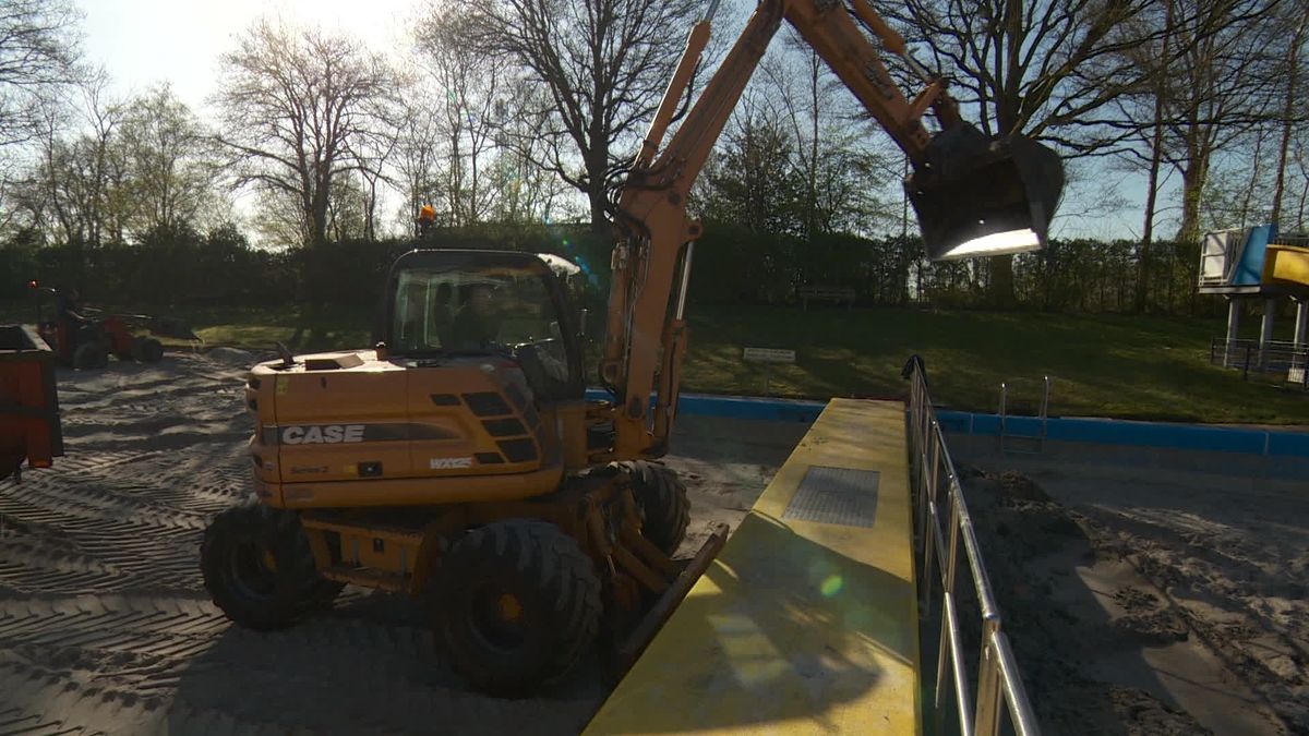 Nieuw zand voor zwembad Jubbega