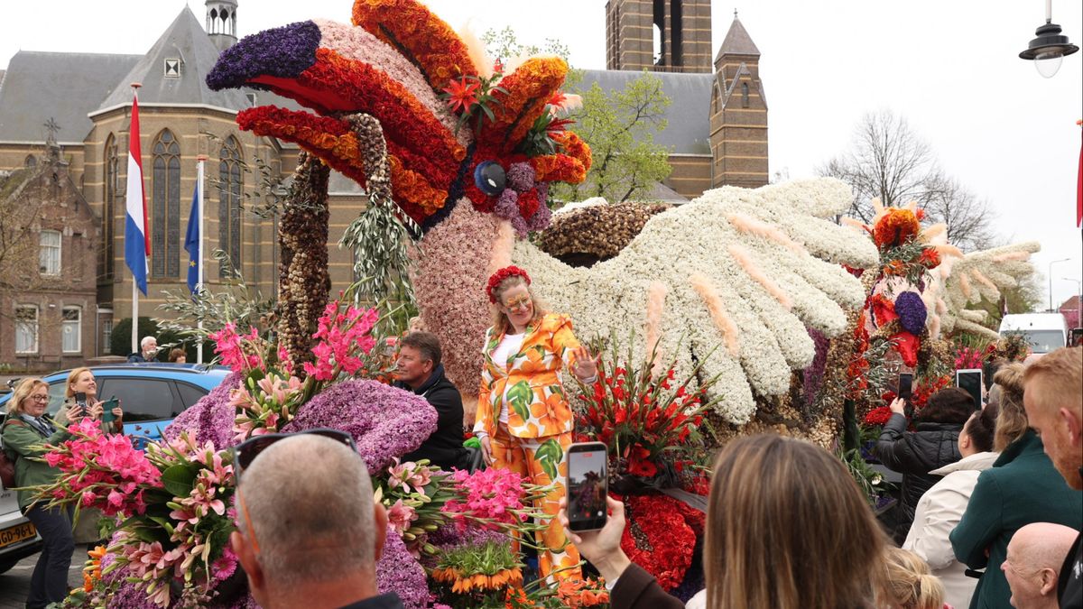 Bloemencorso Bollenstreek | Massa's mensen op de been - Winnaar mooiste corsowagen bekend