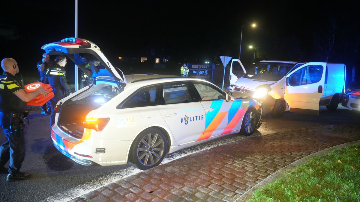 Klopjacht eindigt in de kreukels: twee politiewagens beschadigd