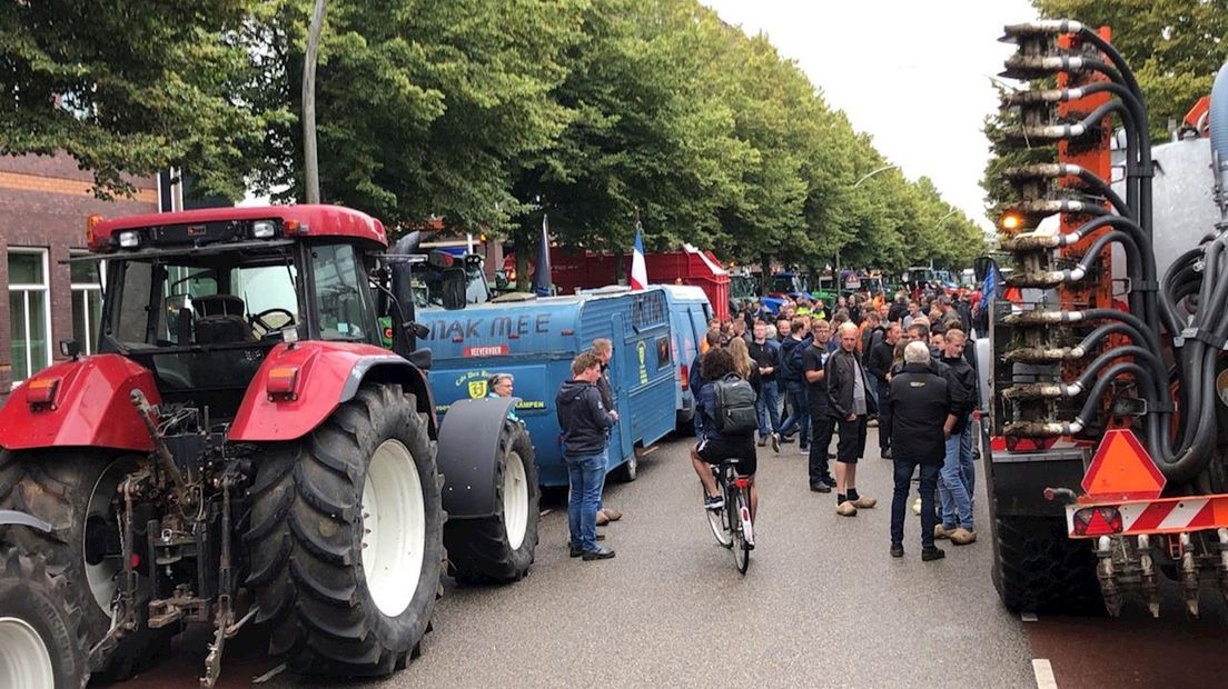 Meer dan honderd boeren doen aangifte bij politie in Zwolle