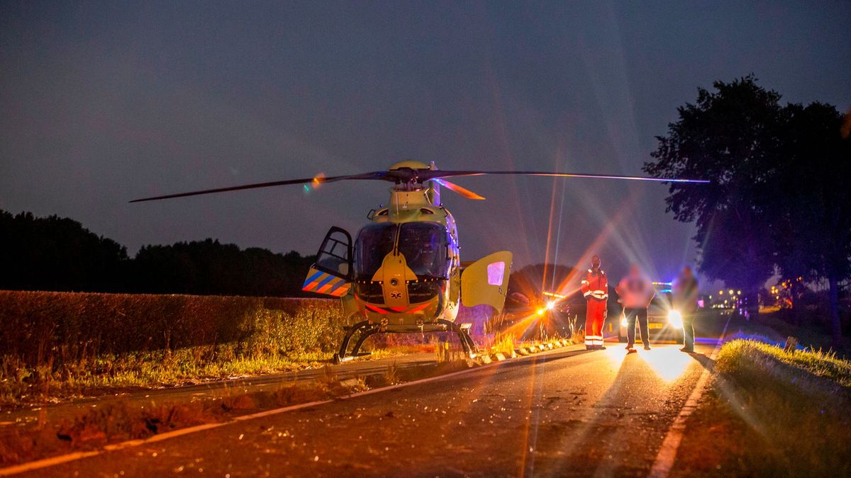 Motorrijder zwaargewond na botsing met tractor