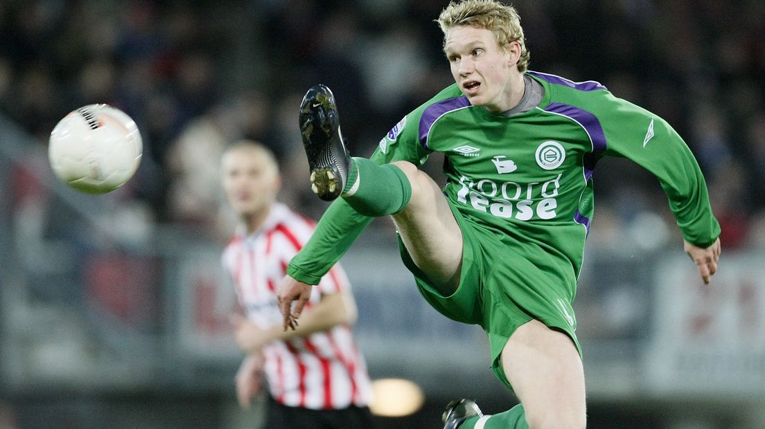 Stefan Nijland, op archiefbeeld, voor FC Groningen in actie tegen Sparta in het seizoen 2007-2008.