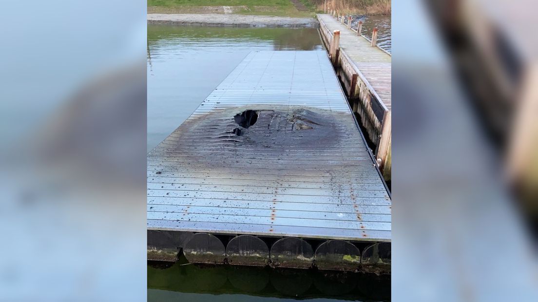 Brandschade aan nieuwe steiger in het Veerse Meer