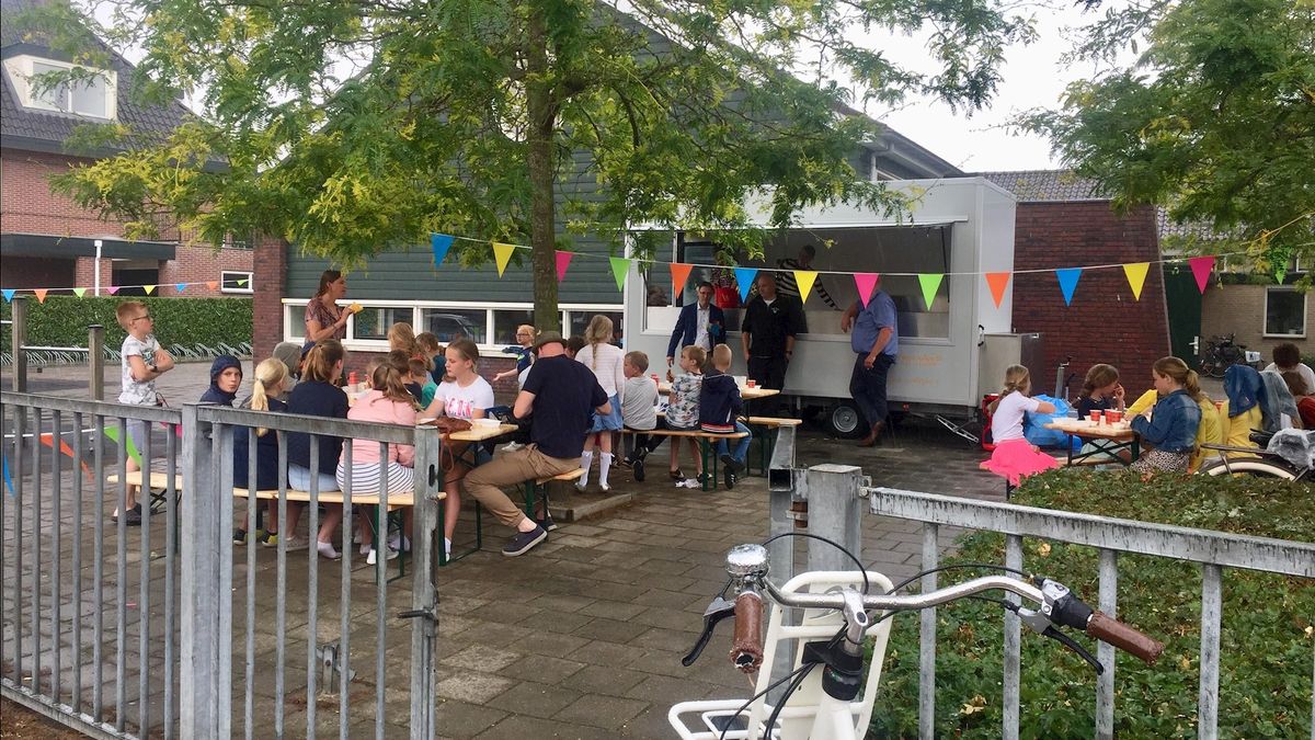 Expeditie Oost: 'Beste schooldirecteur van Overijssel' gaat ons verlaten