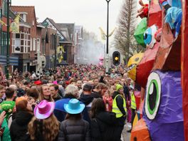 Verkleedfeest zorgt voor volksvermaak in carnavalsdorp: 'Bijna onwerkelijk'