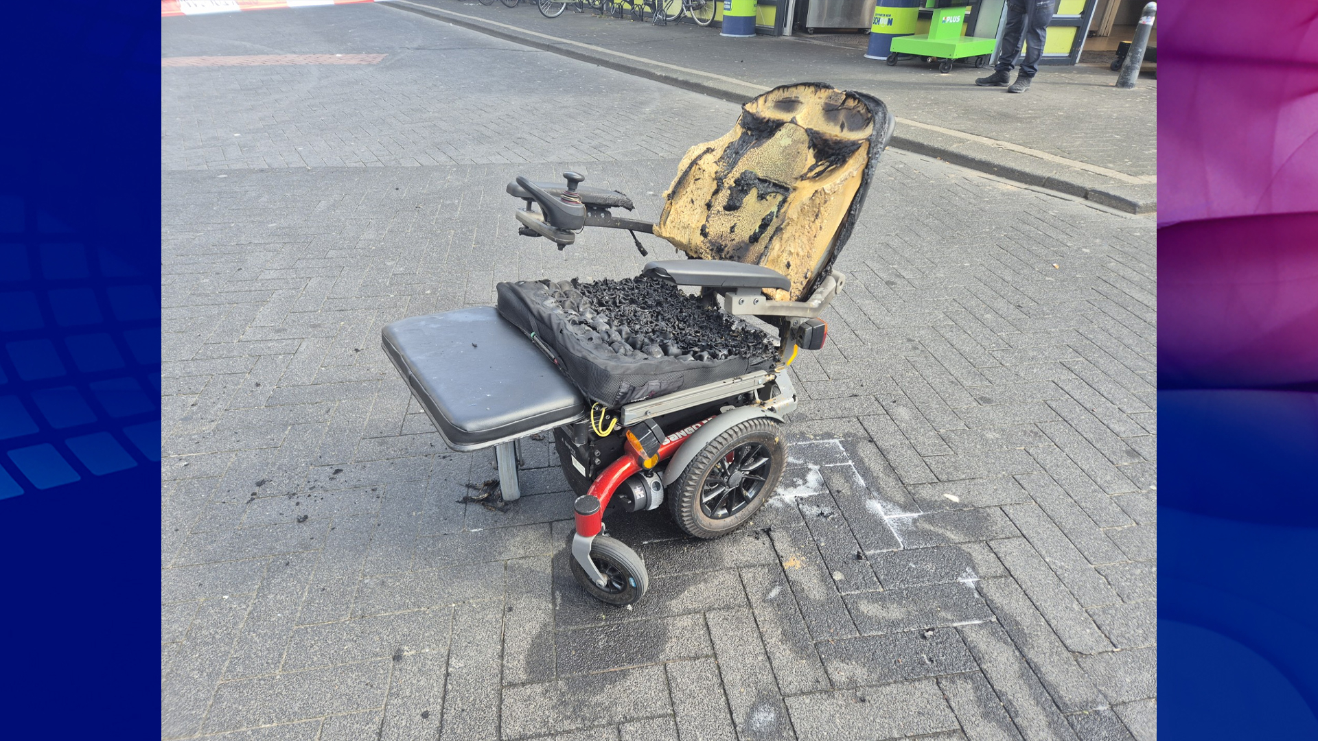 Tekerlekli sandalyedeki adam ateşe verildi