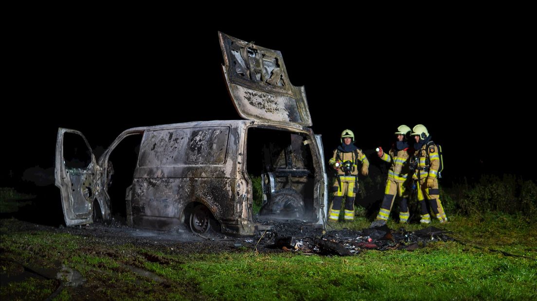 Bestelbus uitgebrand in Herxen