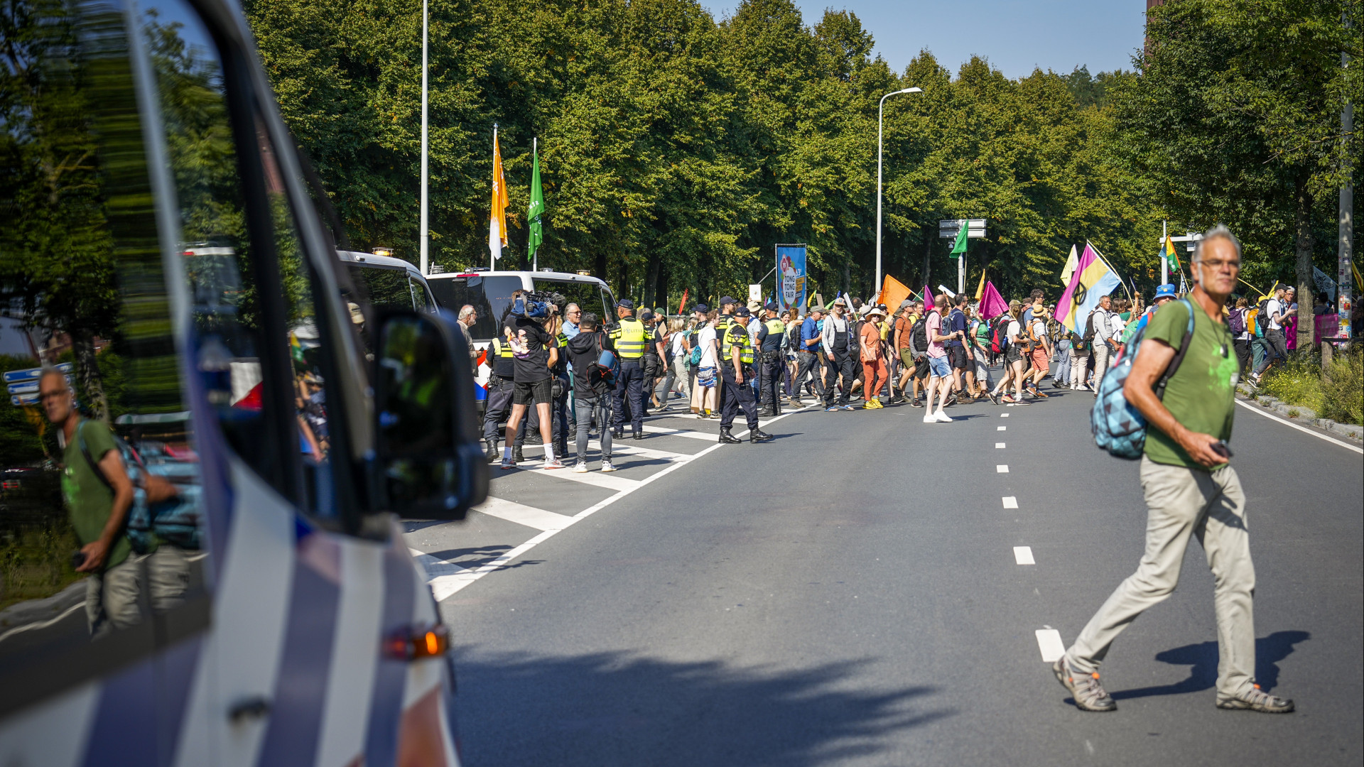 Lees Hier Terug Hoe Klimaatdemonstratie Op En Rond A12 In Den Haag Van ...