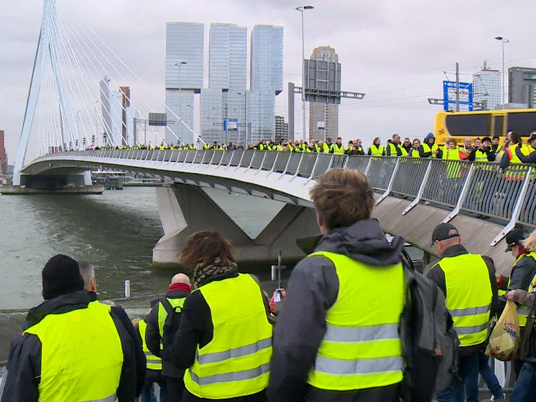 Gele hesjes voeren opnieuw actie in Rotterdam