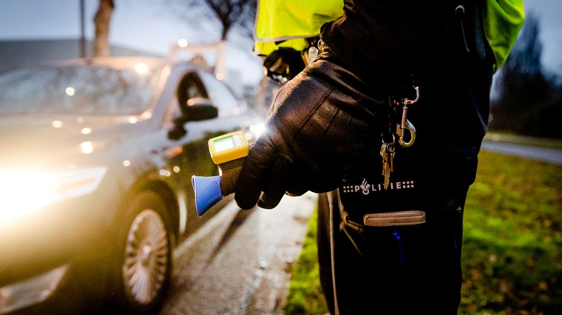 Politie controleert op alcohol - archieffoto