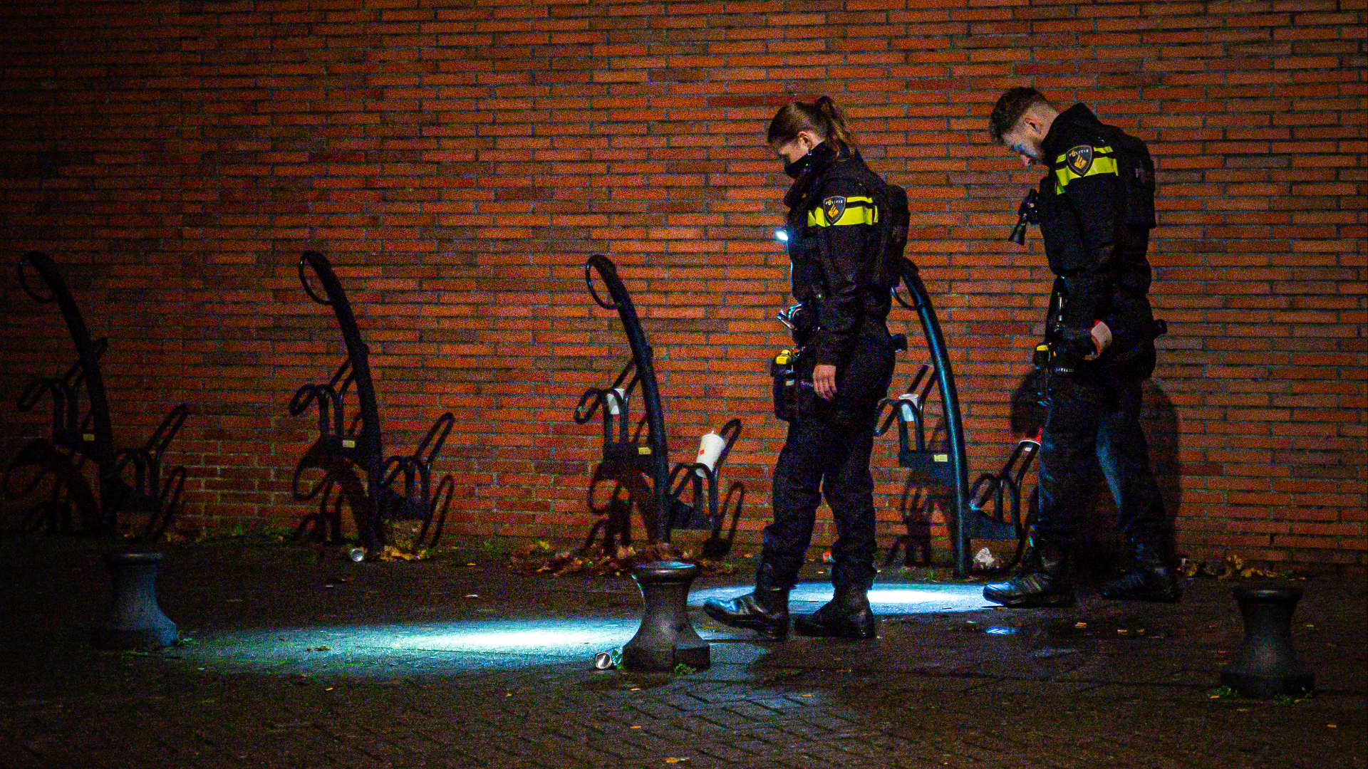 De politie doet onderzoek in de Steurweg.