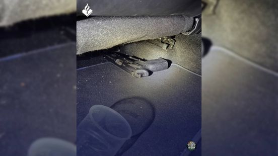 Drugs en vuurwapen gevonden bij controle | Motorrijder gewond na botsing met auto. Drugs en vuurwapen gevonden bij controle | Motorrijder gewond na botsing met auto.