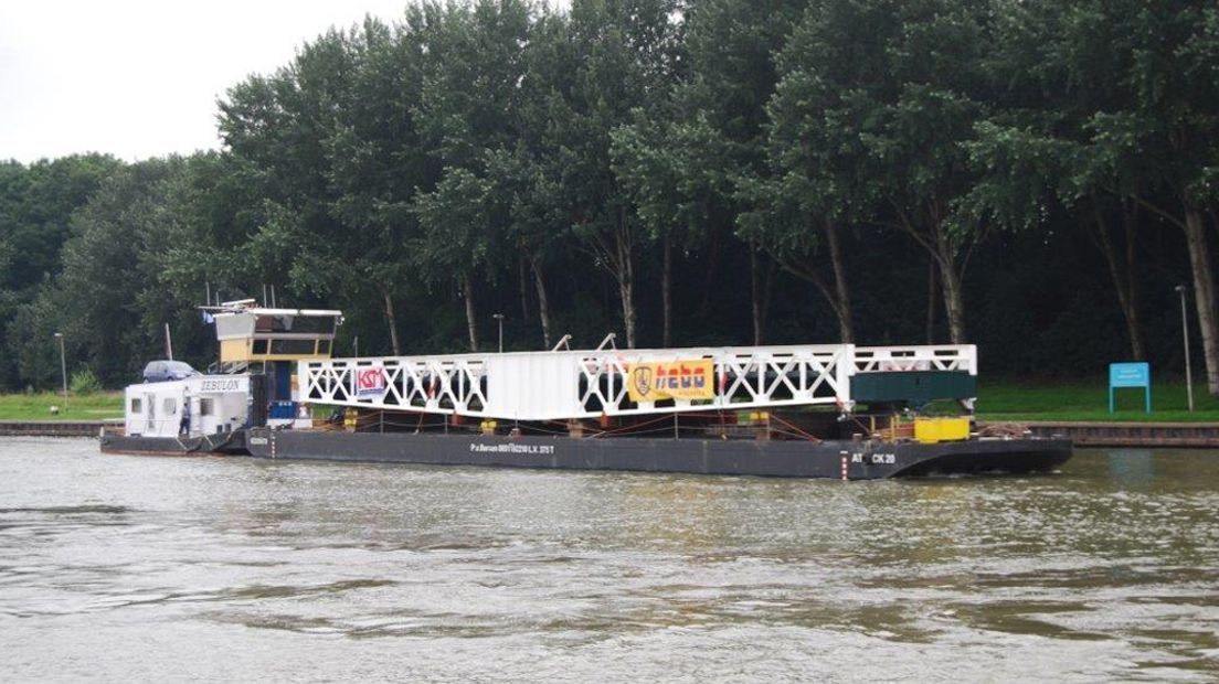 De Muntbrug op weg naar Oog in Al.