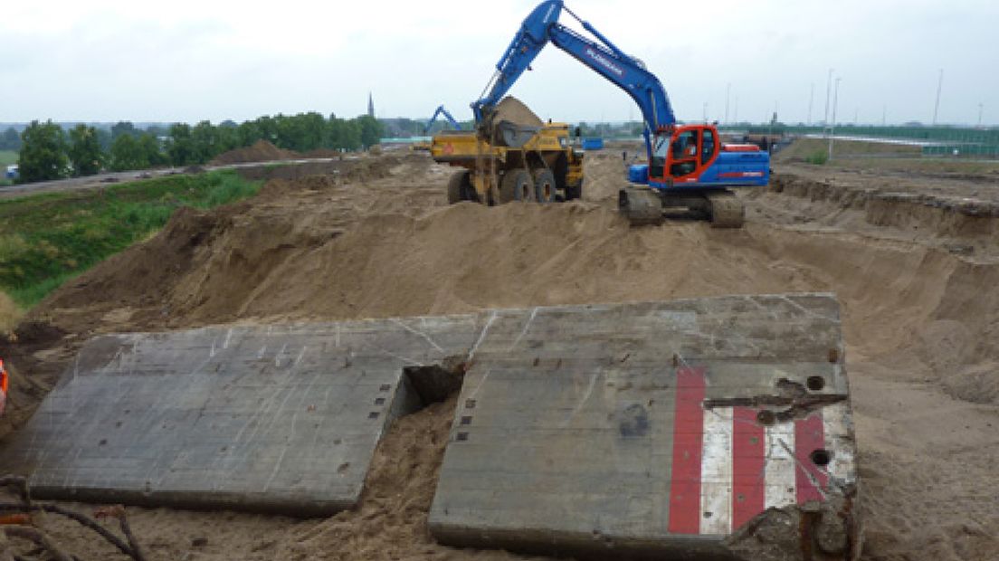 Weer versperring WOII bij Waalbrug gevonden