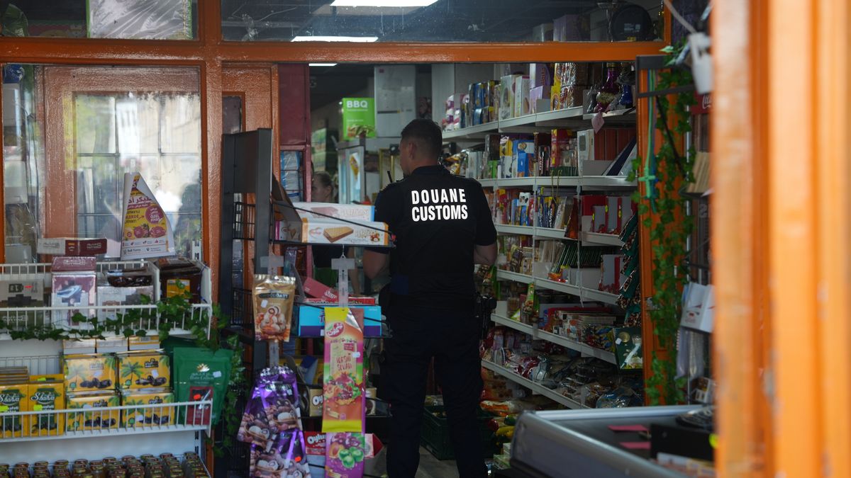 Illegale tabak inbeslaggenomen bij supermarkt in Meppel