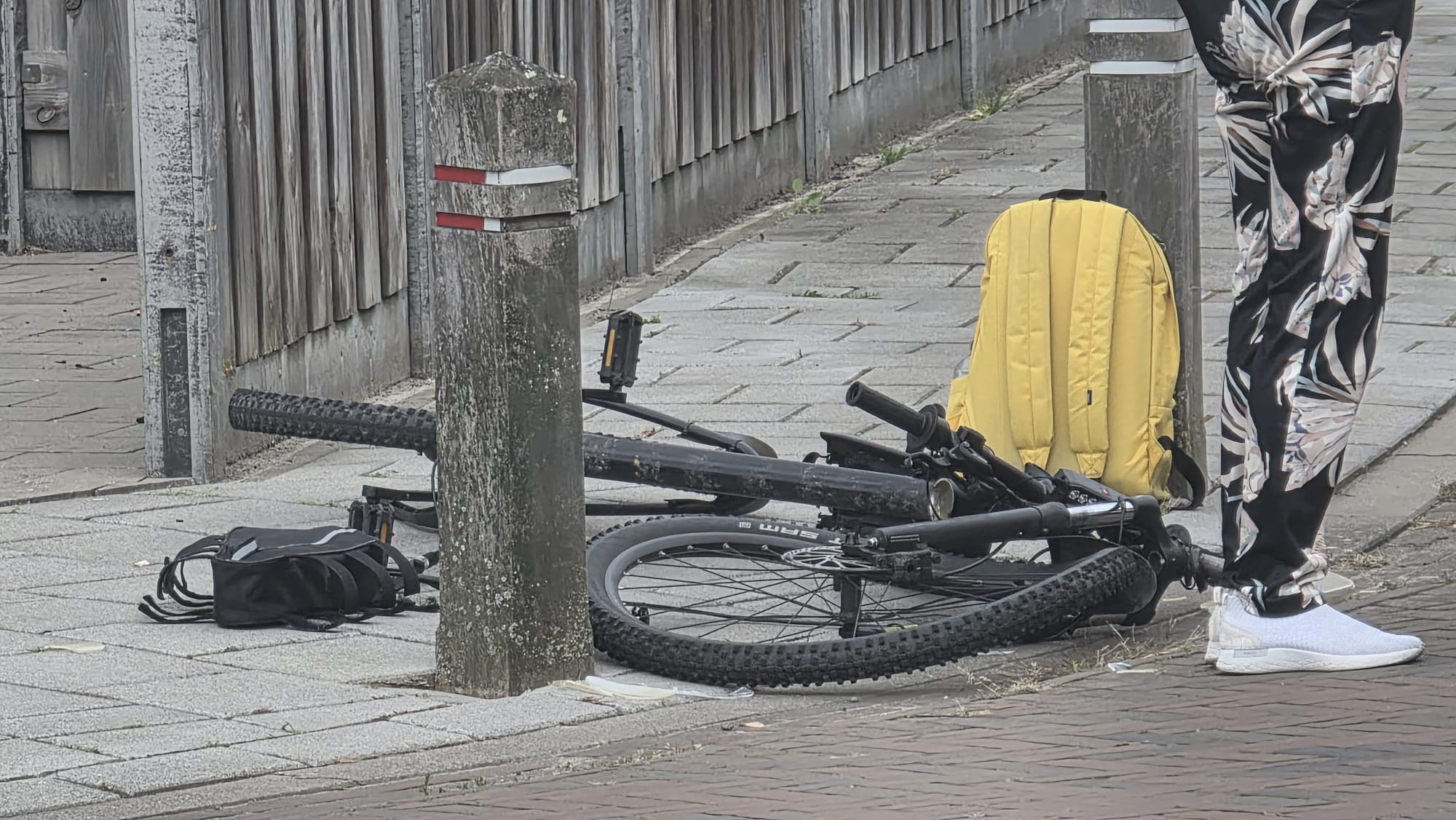 Scholier op fiets in Hulst aangereden door auto