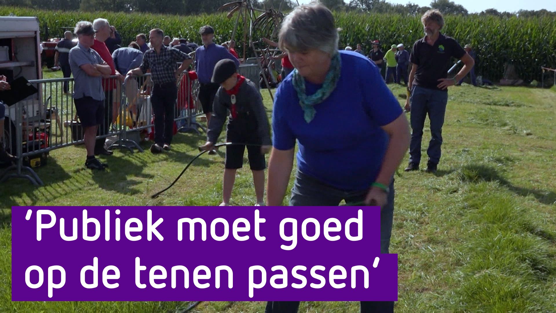 Maaien met de zeis: 'Goed op je tenen passen'