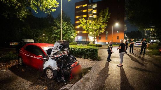 Autobrand in Arnhem • gewonde bij botsing