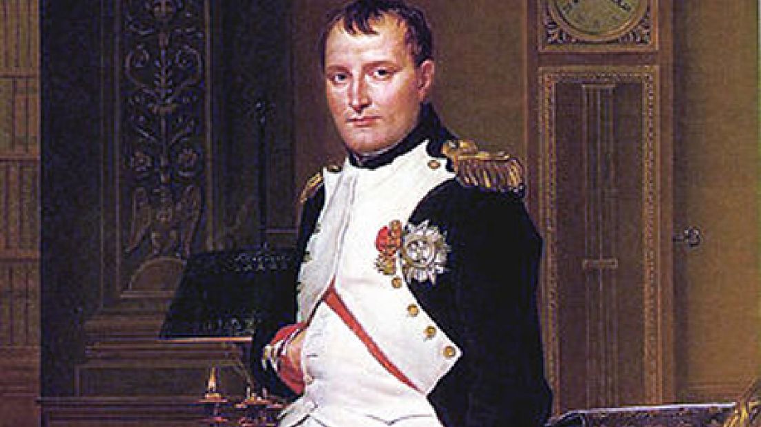 Antiquair Harald Fredriks uit Ermelo heeft in Normandië een unieke brief van Napoleon Bonaparte gevonden.