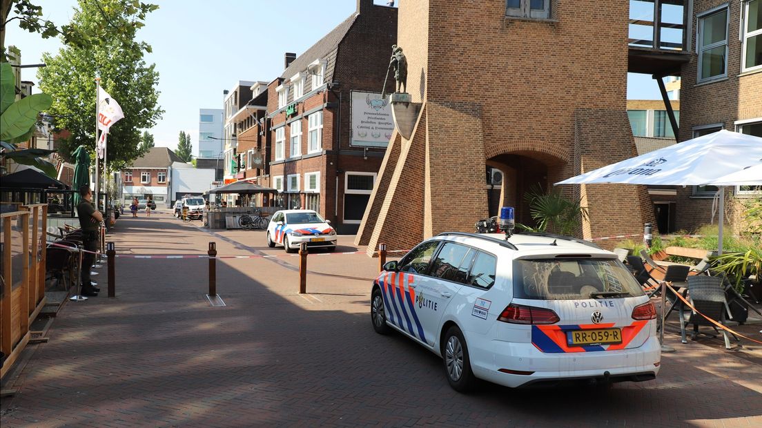 Politie biedt slachtofferhulp aan omstanders na springincident in centrum Hengelo