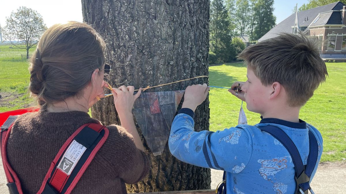 Veertig kilometer aan vlaggetjes: dubbel eeuwfeest Nieuw-Buinen
