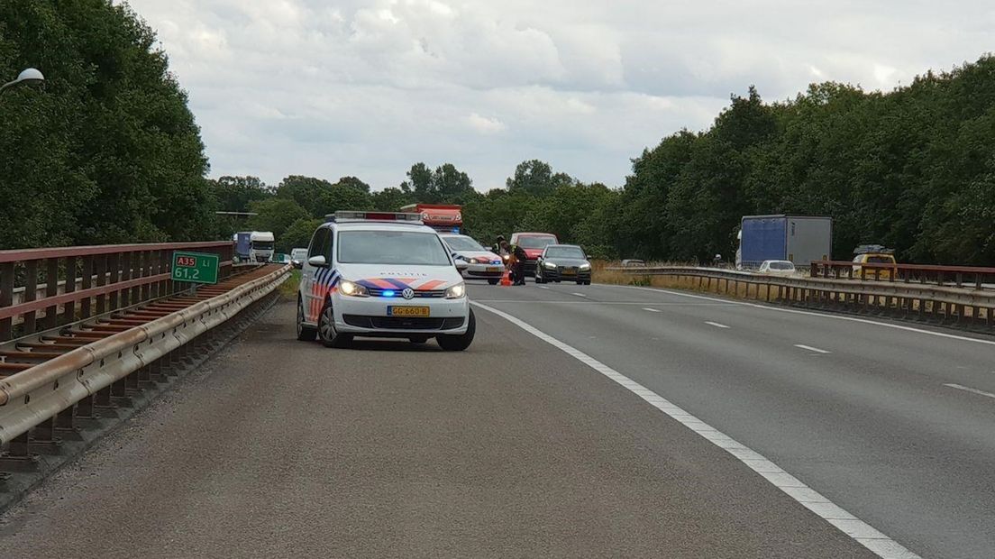 Traumahelikopter landt op A35