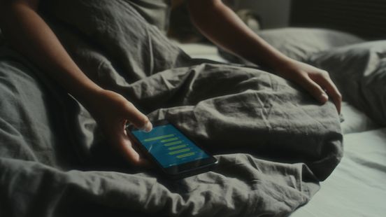 Man misbruikt verstandelijk beperkte vrouw die verliefd op hem was