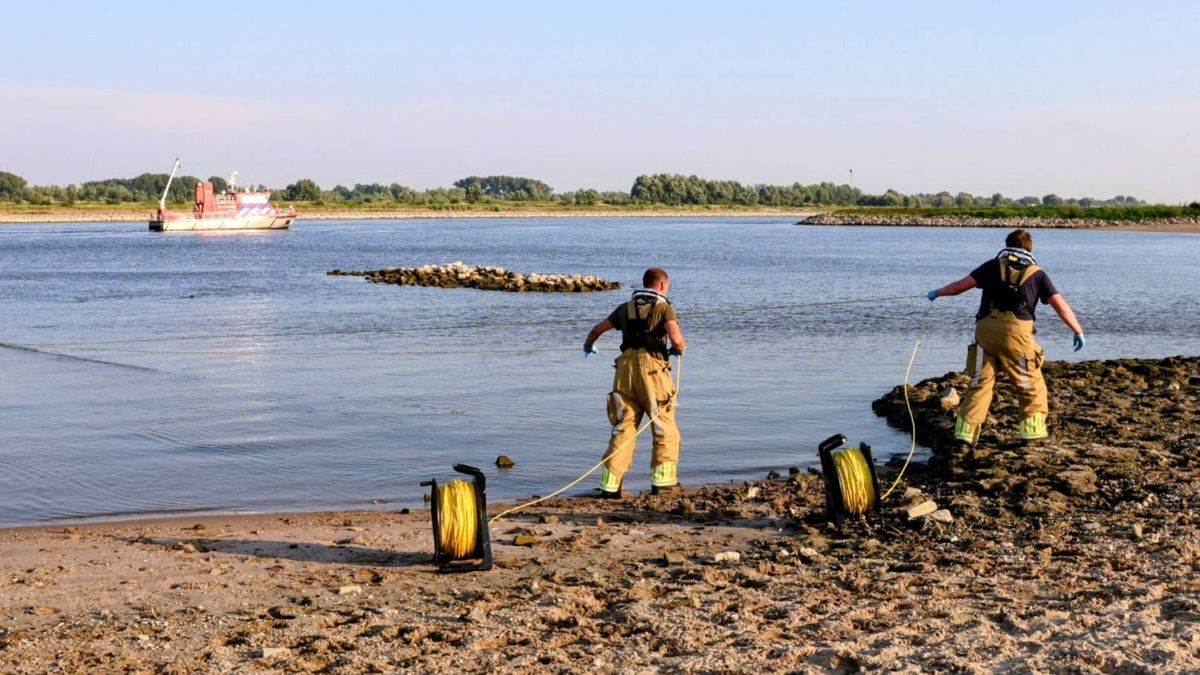 Man verdronken in de Waal