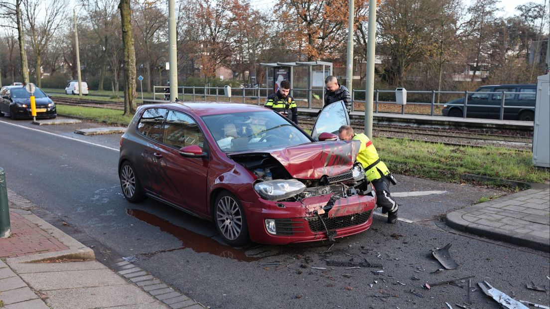 Beide auto's liepen flinke schade op