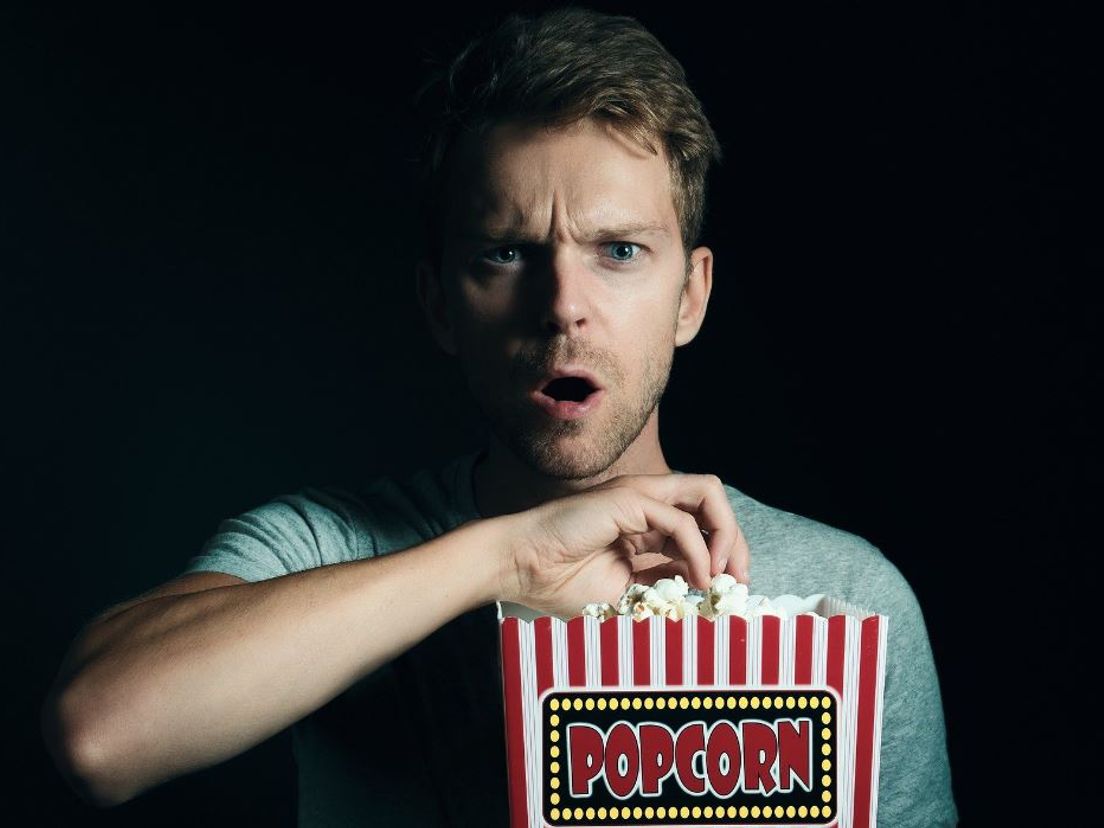 Popcorn eten in de bioscoop kan voorlopig dus niet meer.