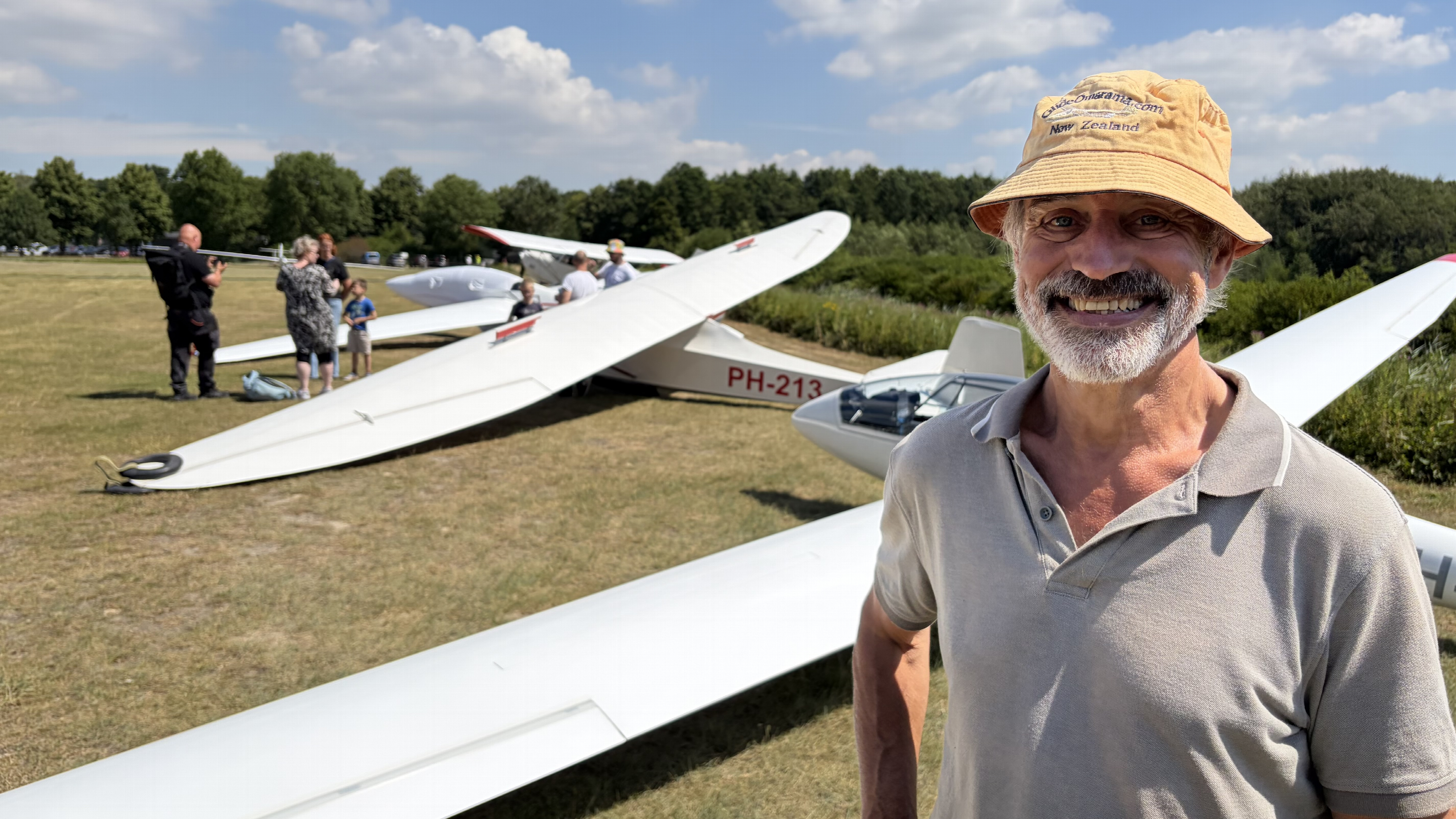 Rust, vrijheid en stilte: dit is het gevoel van zweefvliegen boven Axel