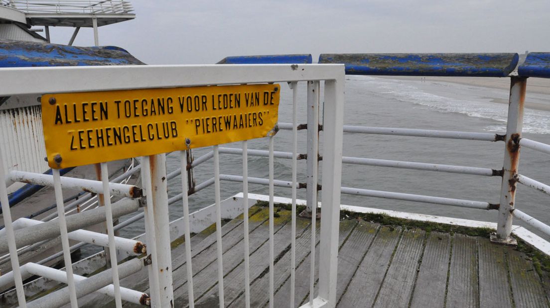 Visplek Zeehengelclub De Pierewaaiers op de Pier in Scheveningen