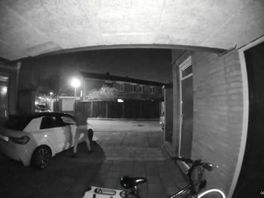 Beelden van een deurbelcamera aan de Lavasdonk in Spijkenisse.