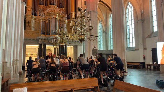 Zweten op de spinningfiets voor lekkend kerkorgel