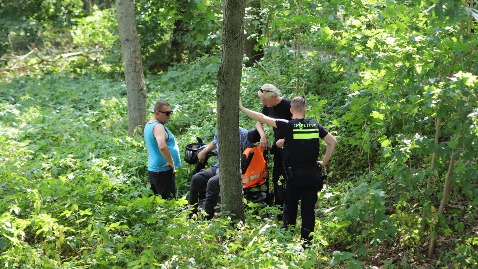 112-nieuws Zondag 14 Augustus: Scootmobieler Rijdt Van Talud ...