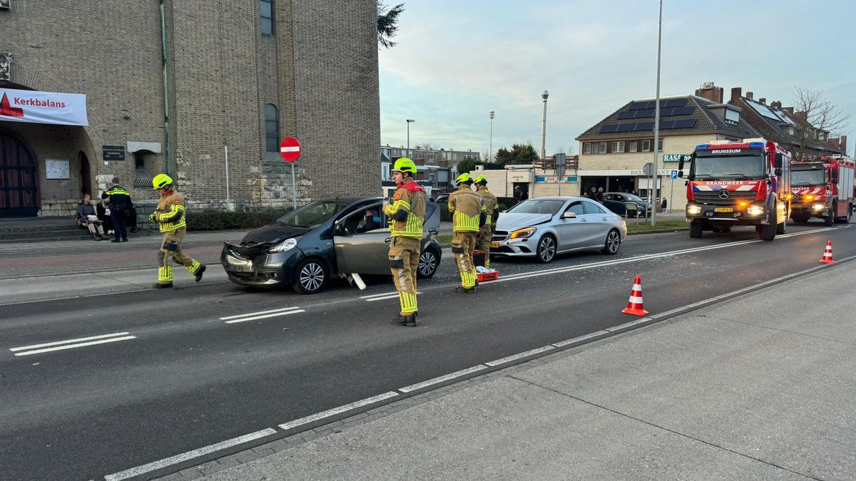 Gewonde bij kettingbotsing met vier auto's in Heerlen