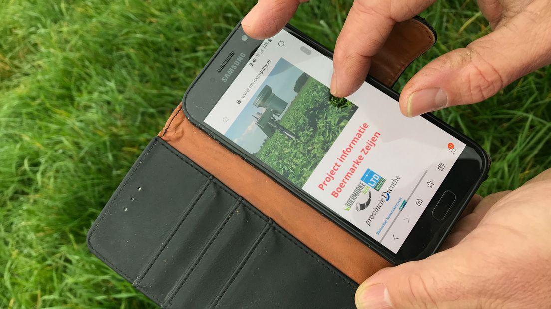 via een app kunnen de boeren in Zeijen water de metingen van alle 24 sensoren volgen (Rechten: RTV Drenthe/Serge Vinkenvleugel)