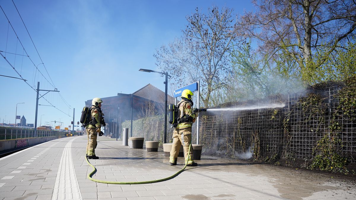 112 Nieuws: Fietser gewond bij aanrijding in Enschede