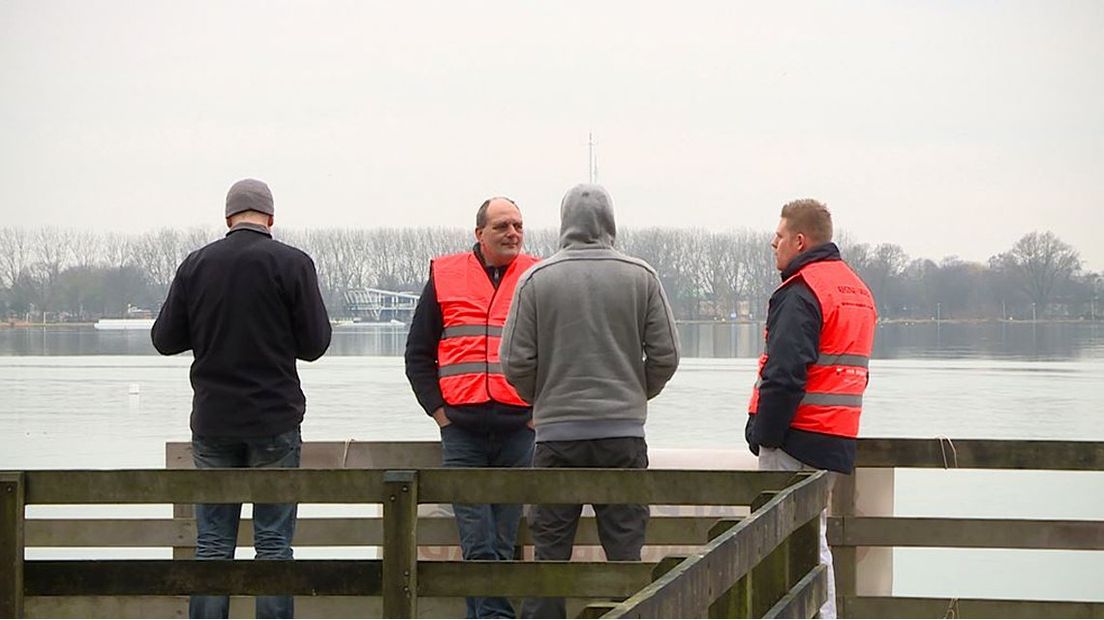 Bergers na het afzinken van het scheepswrak bij de Zegerplas 