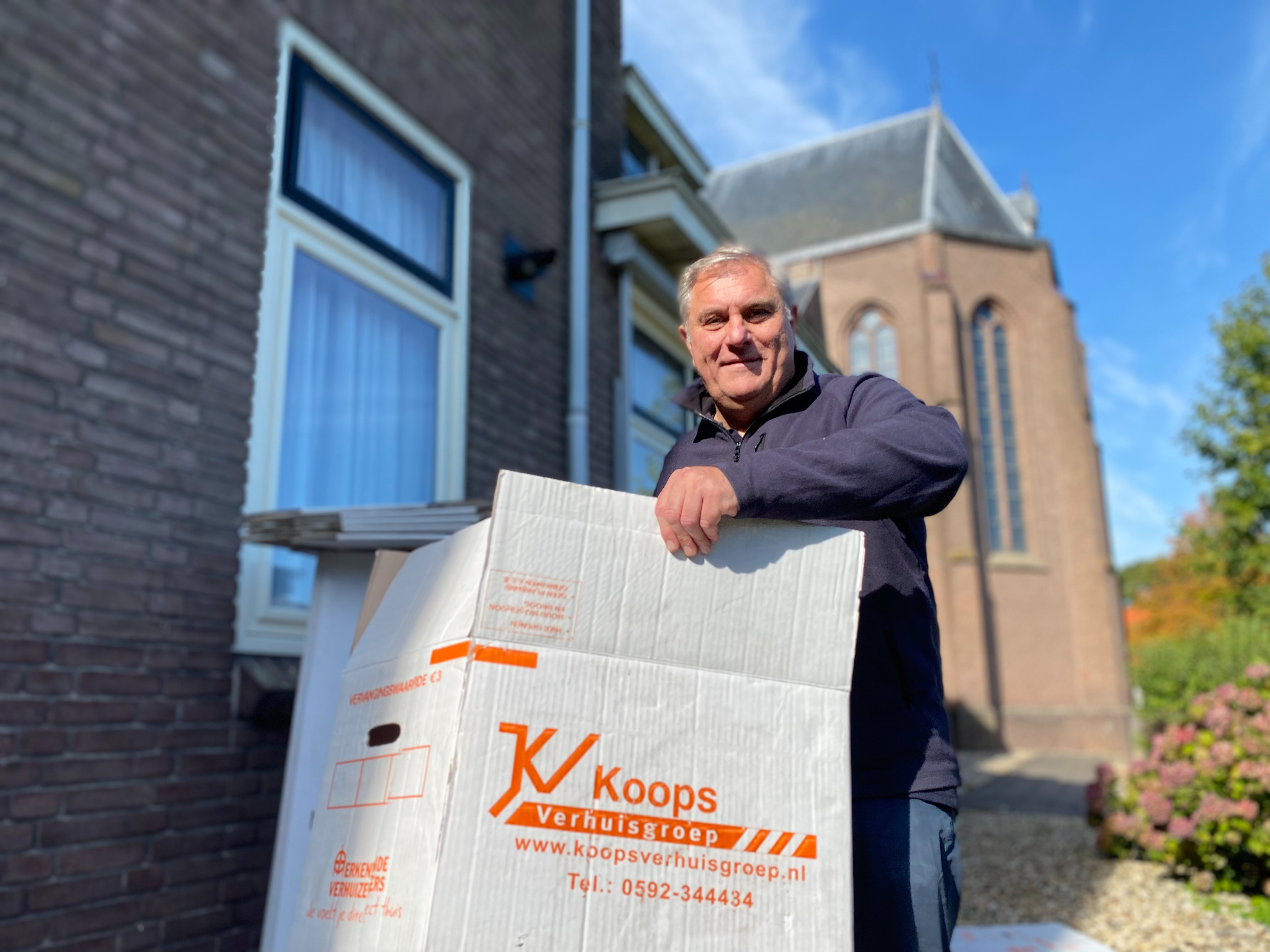 Handen uit de mouwen voor de nieuwe bisschop Ronald Cornelissen bij zijn vertrek van Lettele naar Groningen