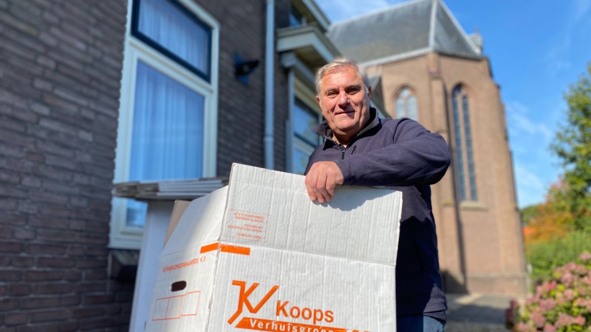 Nieuwe bisschop tussen verhuisdozen in Lettele: 