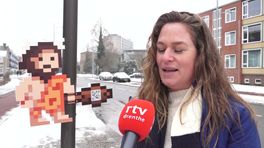 Geen strenge vinger, maar pixelige holbewoner: nieuwe campagne OV Bureau