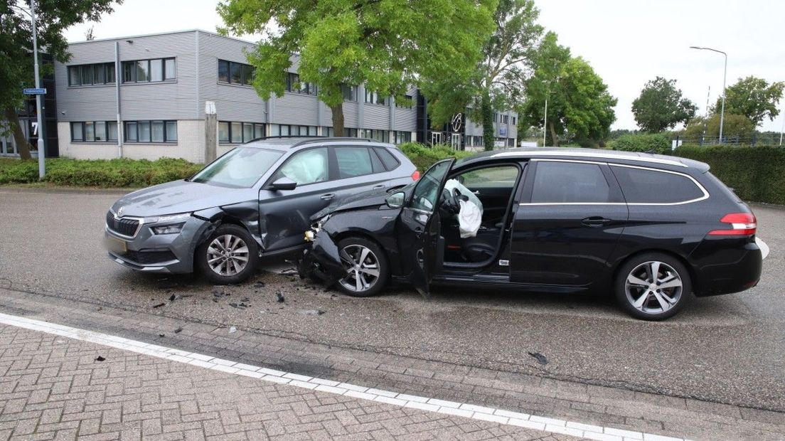 De aanrijding gebeurde op de Stephensonstraat in Tiel.