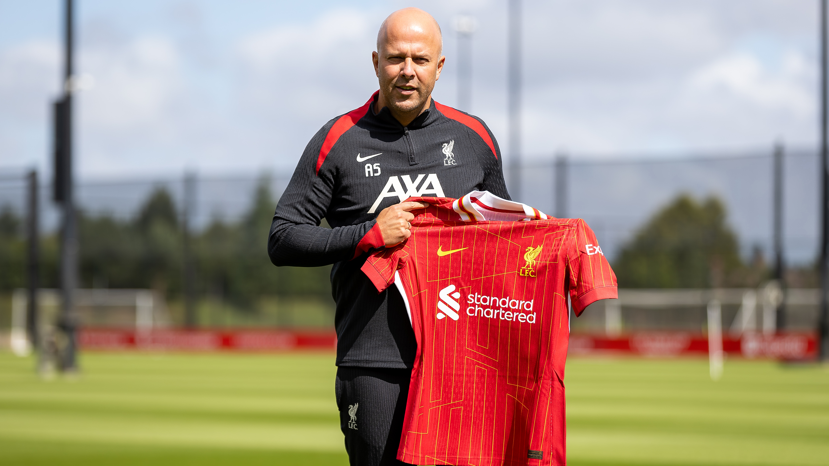 Arne Slot bij zijn presentatie bij Liverpool