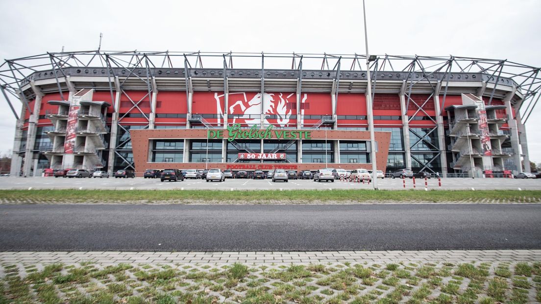 Prominente Nederlanders steunen FC Twente met een paginagrote advertentie in de Telegraaf